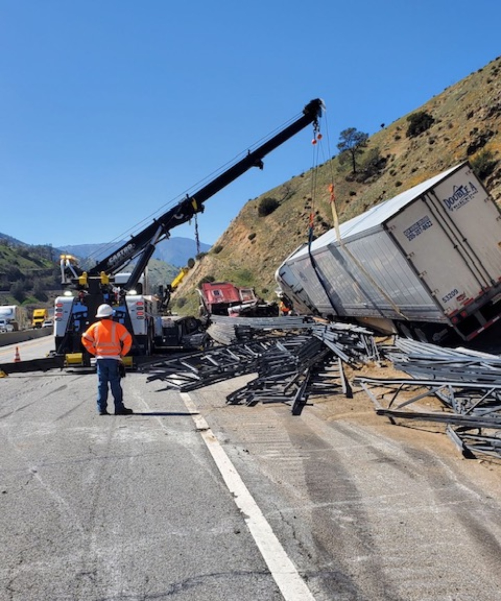 Professional towing and recovery for semi-trucks
